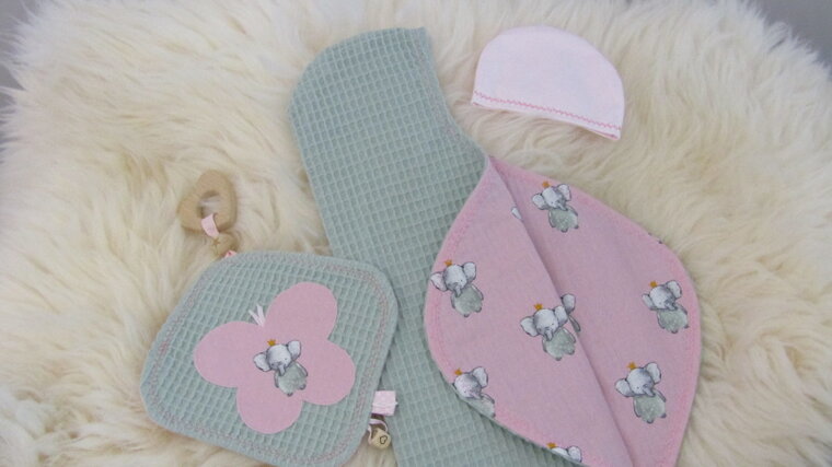 Mozesmand - Rotan - 60cm - Groen en roze