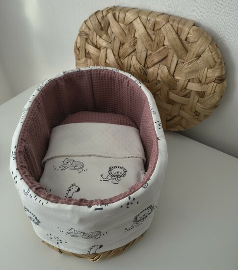 Mandje - Rotan met deksel - 30cm - Diertjes cr&egrave;me met mauve 